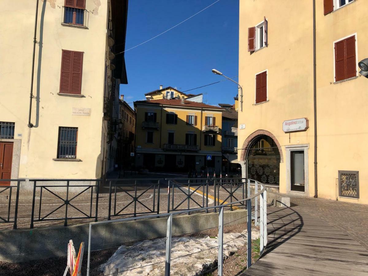 La Via Degli Artisti Apartment Arona Exterior foto
